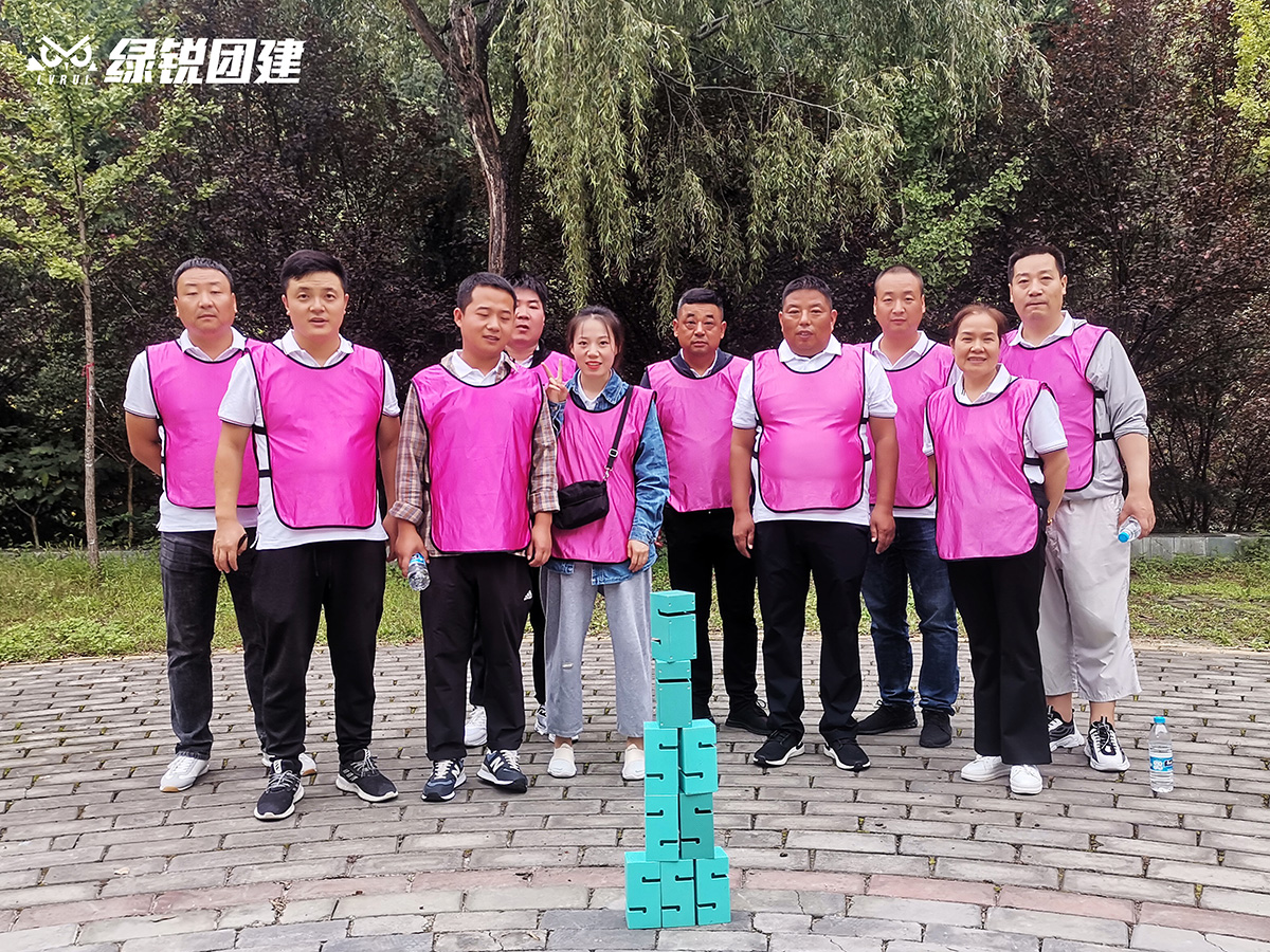 陕西博尔磊建筑工程--牛背梁团建