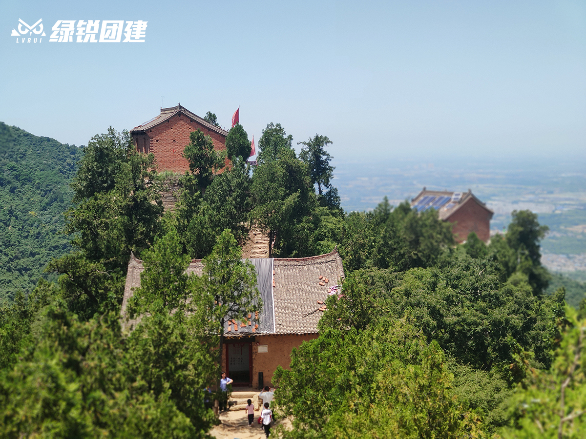 西安东方宏业科技--小五台户外徒步团建