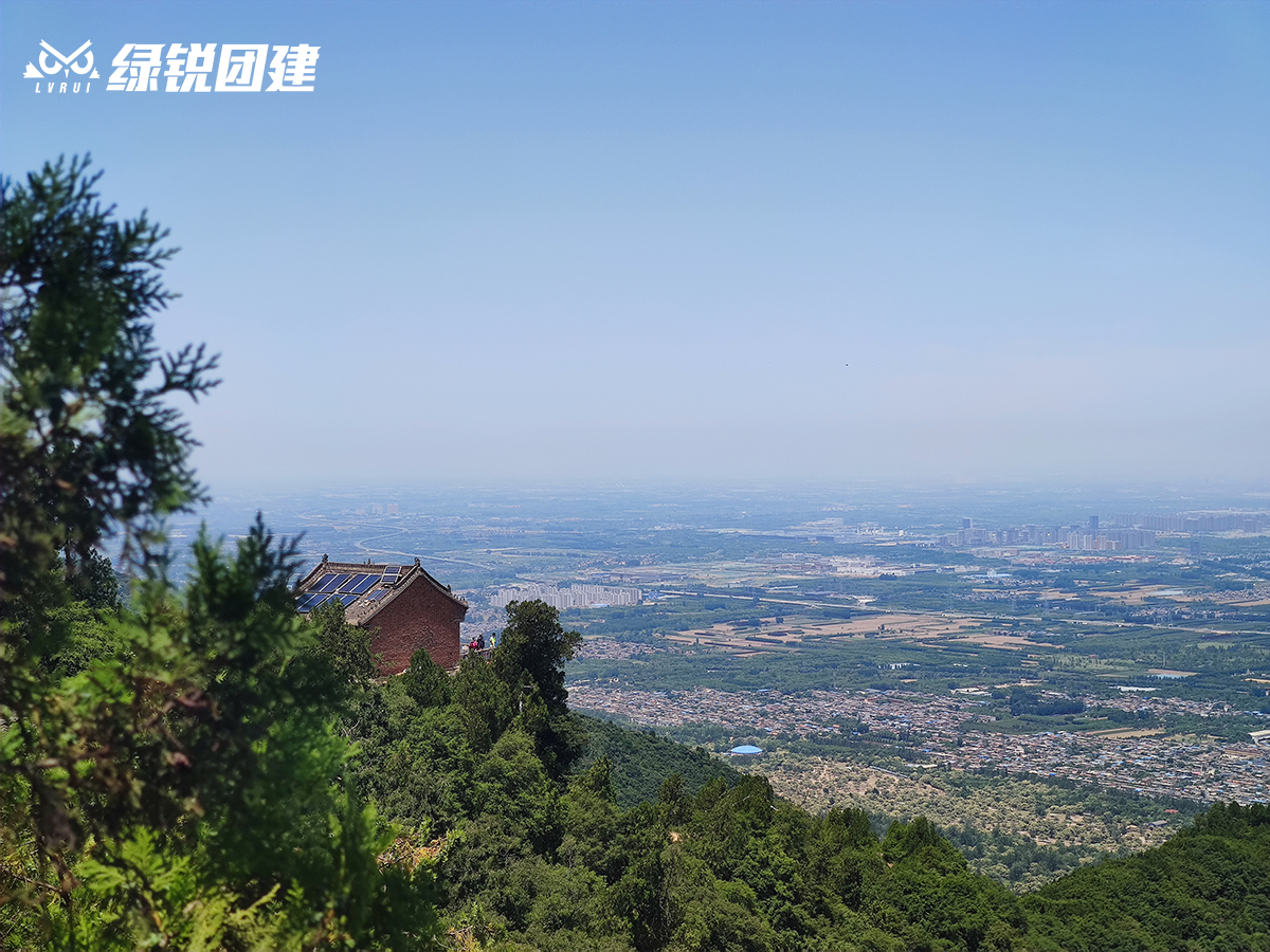 西安东方宏业科技--小五台户外徒步团建