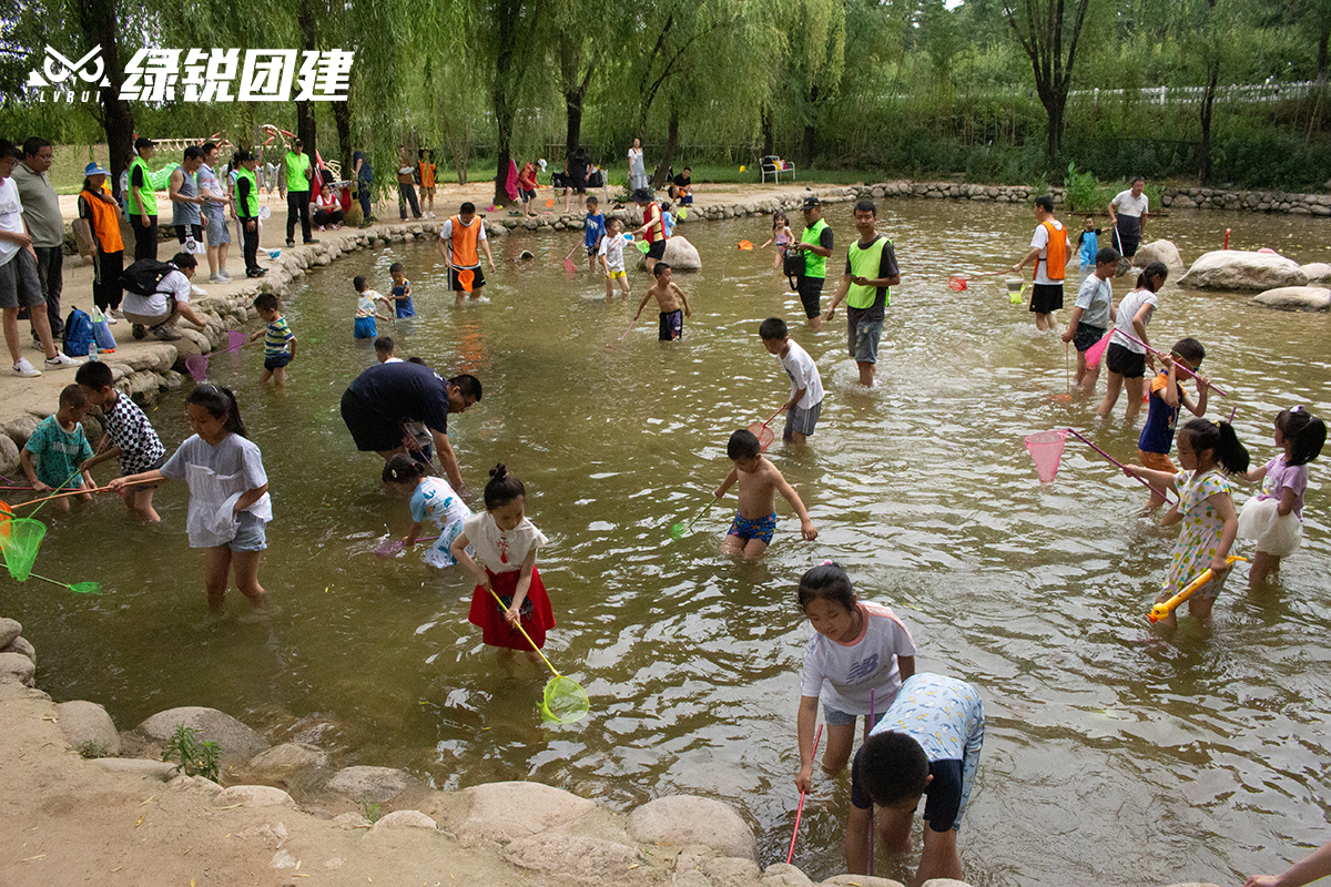 西安地铁--葡萄小镇亲子趣味团建