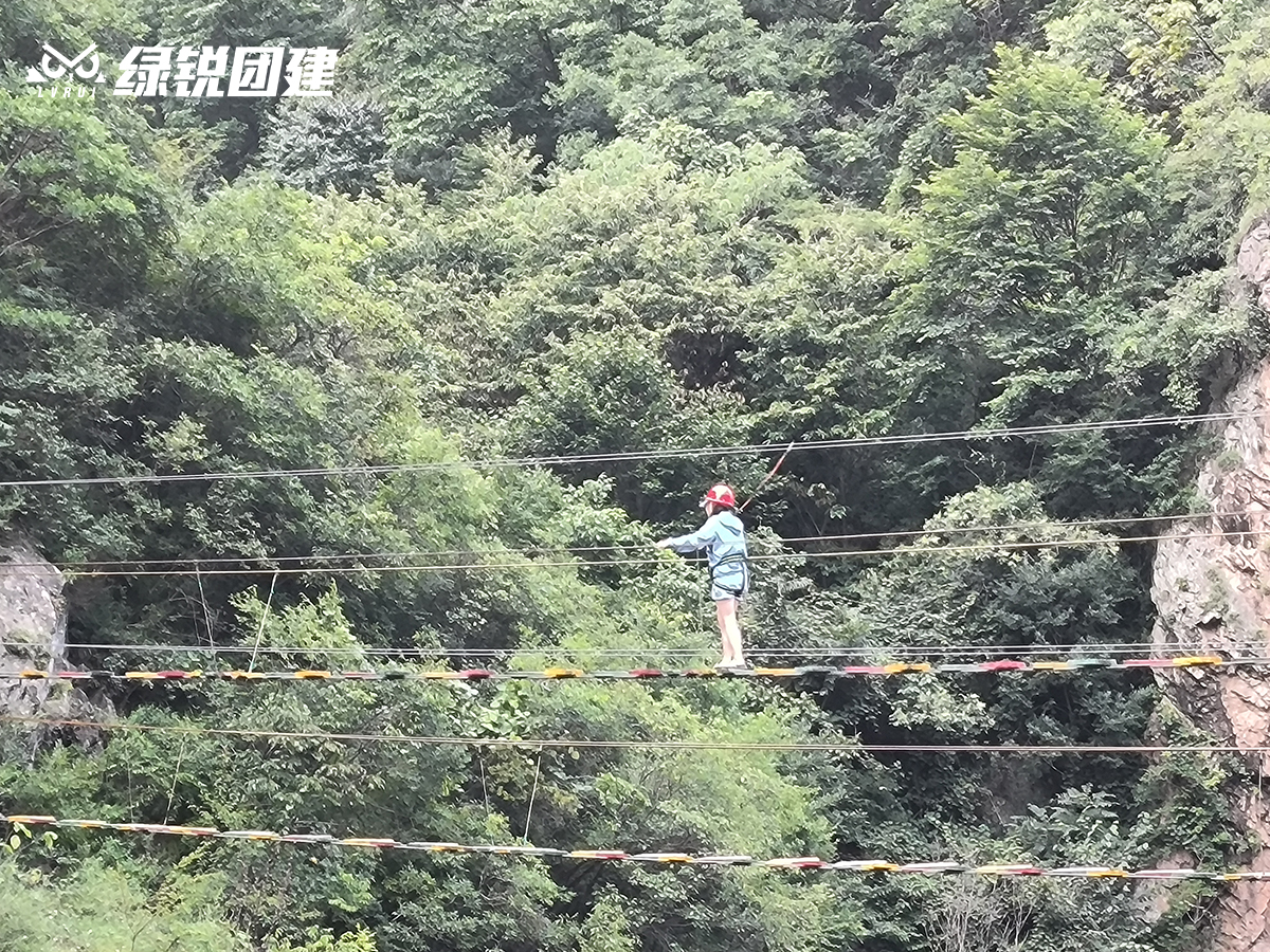 科宇建设--终南山寨峡谷水上乐园团建