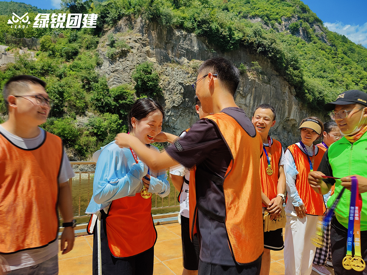 拓维电子科技--柞水福缘漂流团建