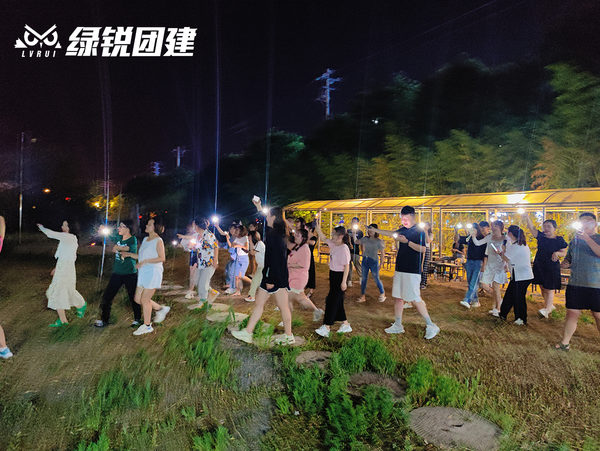 陕西中财--咸阳礼泉湖皮划艇+飞盘+篝火团建