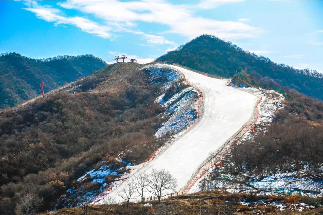 铜川照金国际滑雪场