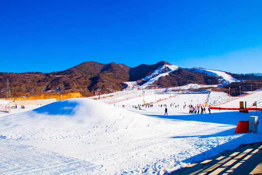 铜川照金国际滑雪场