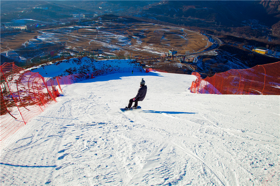 铜川照金国际滑雪场