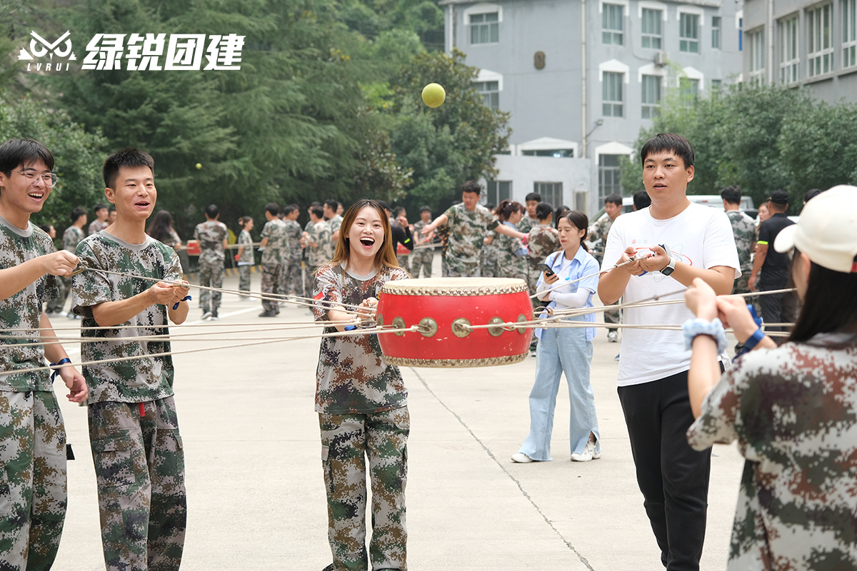 比亚迪--九龙湾新员工拓展训练
